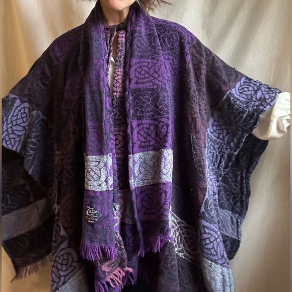Vintage Irish Wool Blend Cape - Picture 10 of 10
